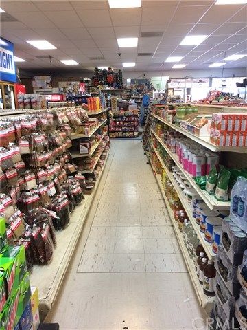 1220 W 9th St, Merced, CA 95341